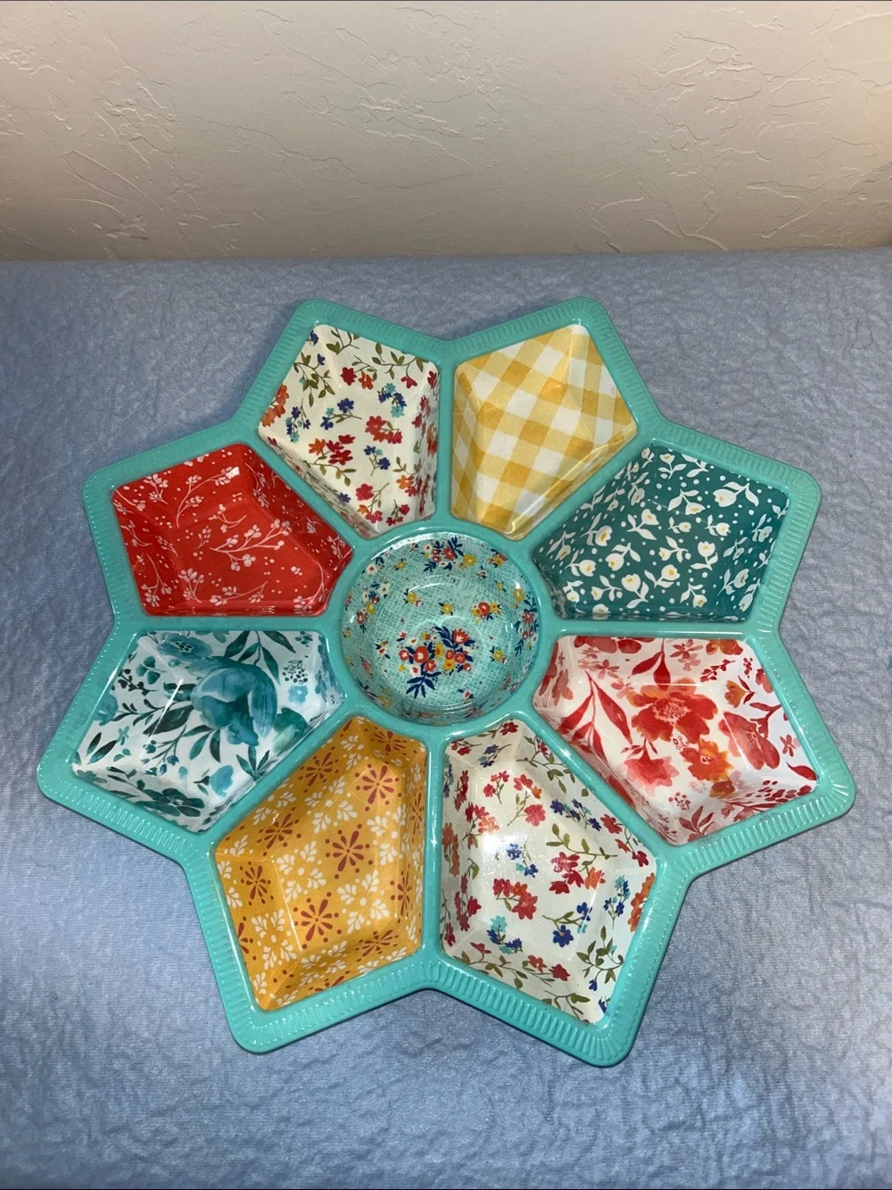 The Pioneer Woman Patchwork Medley Melamine Divided Star Serve Tray